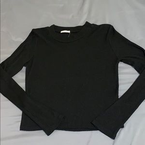 Crop long sleeve in color black